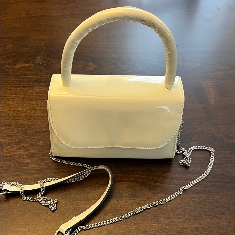 Elegant cream white Handbag with Chain Strap